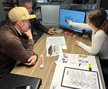 Besprechung mit Verkauf mit hauseigenen Monteur